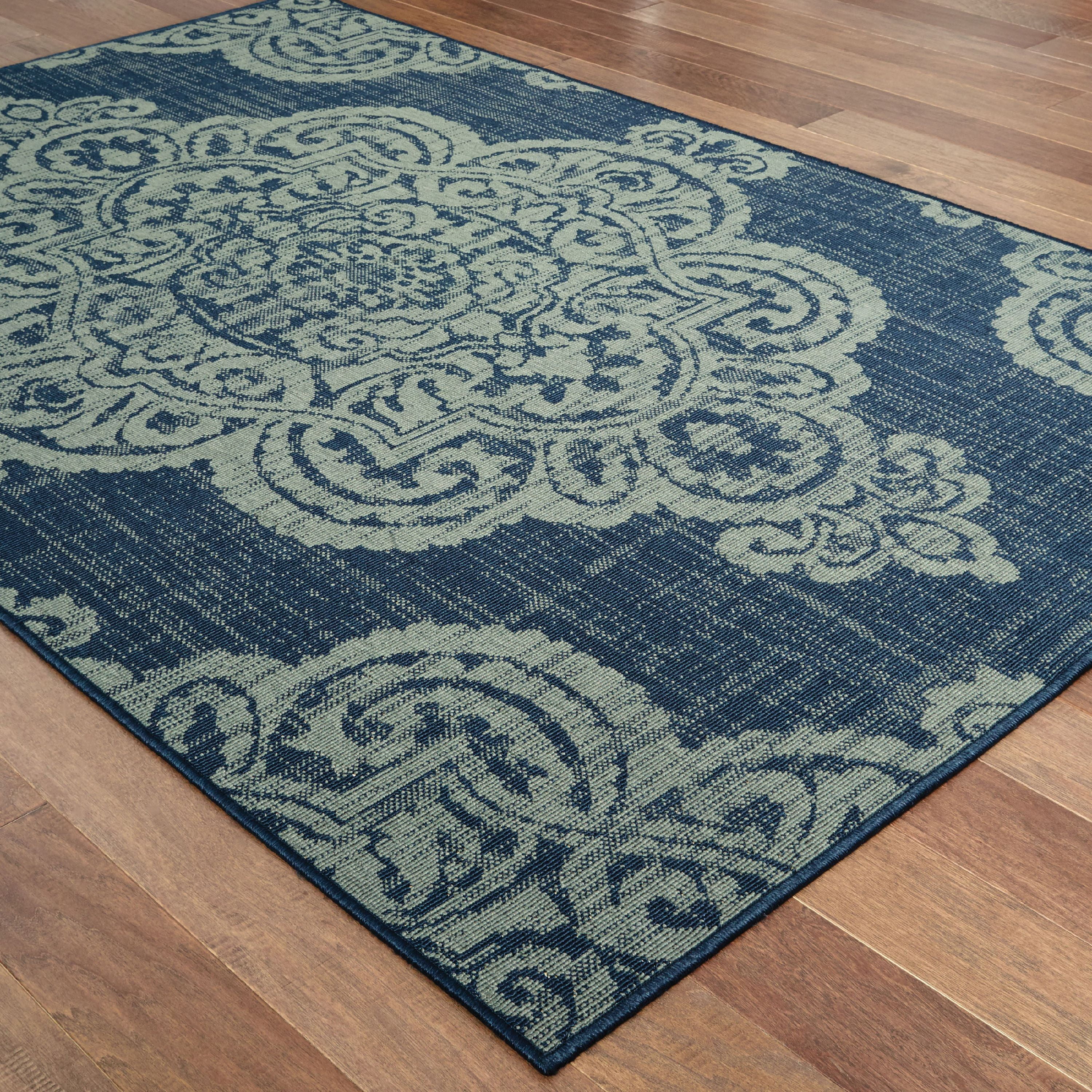 Avalon Home Mackinaw Center Medallion Indoor/Outdoor Area Rug