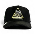 thumbnail image 2 of VAGO Style TRIANGULO DORADO Gorra Artesanal Ng Visera Curva, 2 of 5