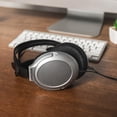thumbnail image 3 of Auriculares Koss UR40 plegables para colocar sobre las orejas, ligeros, plateados, 3 of 4