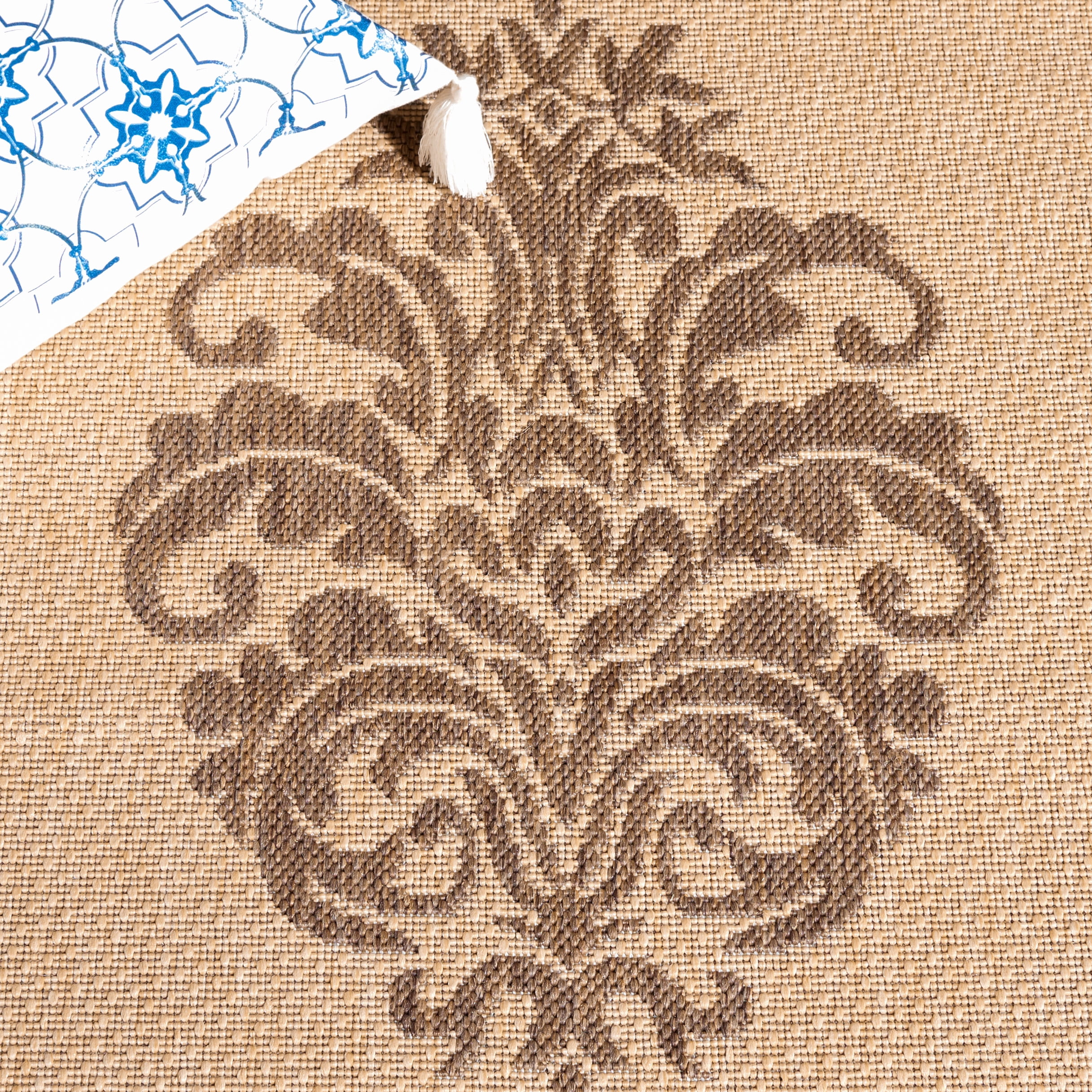 Safavieh Courtyard Jenny Medallion Indoor/Outdoor Area Rug, Natural/Brown, 5'3" x 7'7"