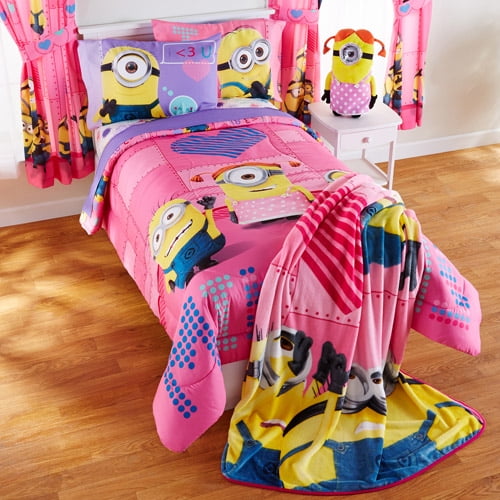 Universal Minions Girl 'Way 2 Cute' Twin or Full Bedding Comforter, 1