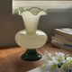 thumbnail image 3 of Jarrón de vidrio con borde ondulado, estilo vintage, for decoración del hogar, flores frescas y secas., 3 of 9