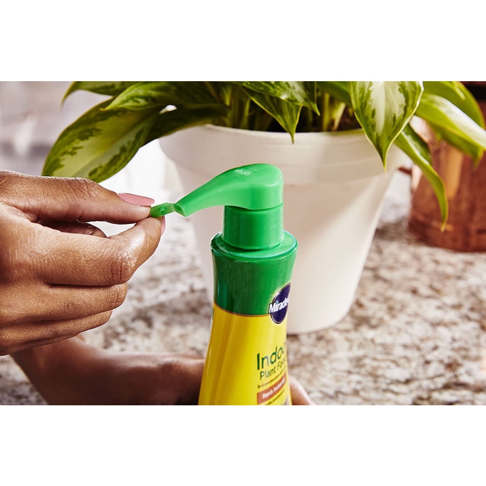 Miracle Gro Indoor Plant Food Fertilizer Feeds Instantly 8 oz Liquid Pump, 3-Pack
