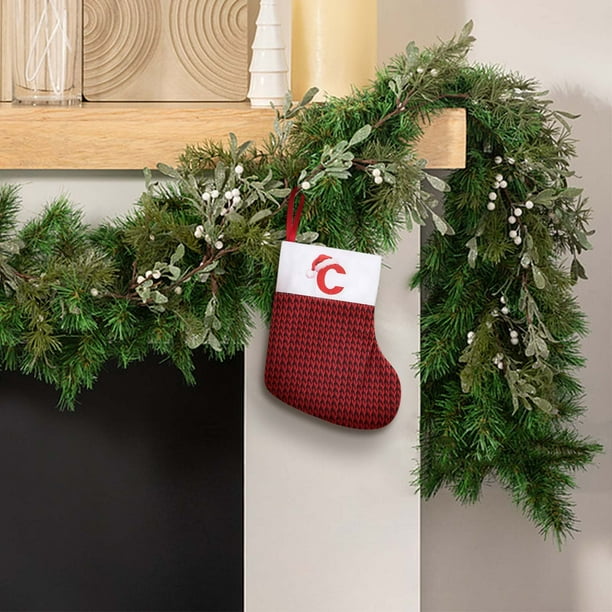 Grandes medias navideñas con colgantes de 26 letras - decoración navideña para chimenea, tela premium, bolsas de regalo espaciosas para tradiciones familiares