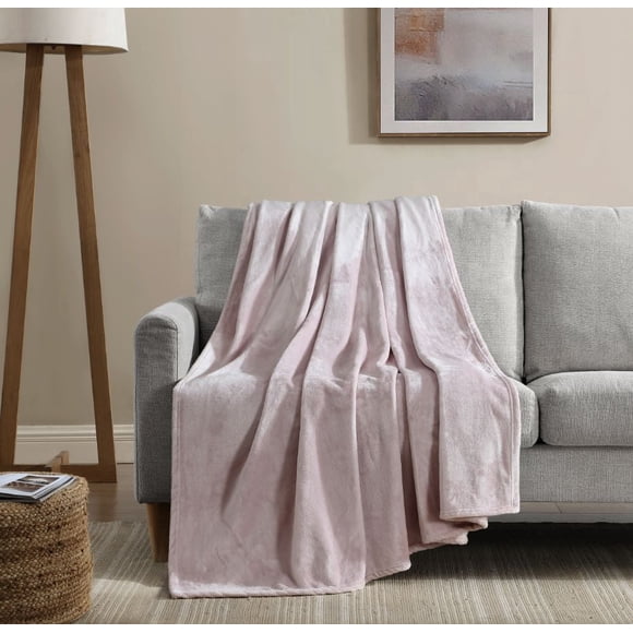 Social Standard by Sanctuary Oversized Plush Throw, Luxuriously Soft, Wrinkle Resistant, Easy Care