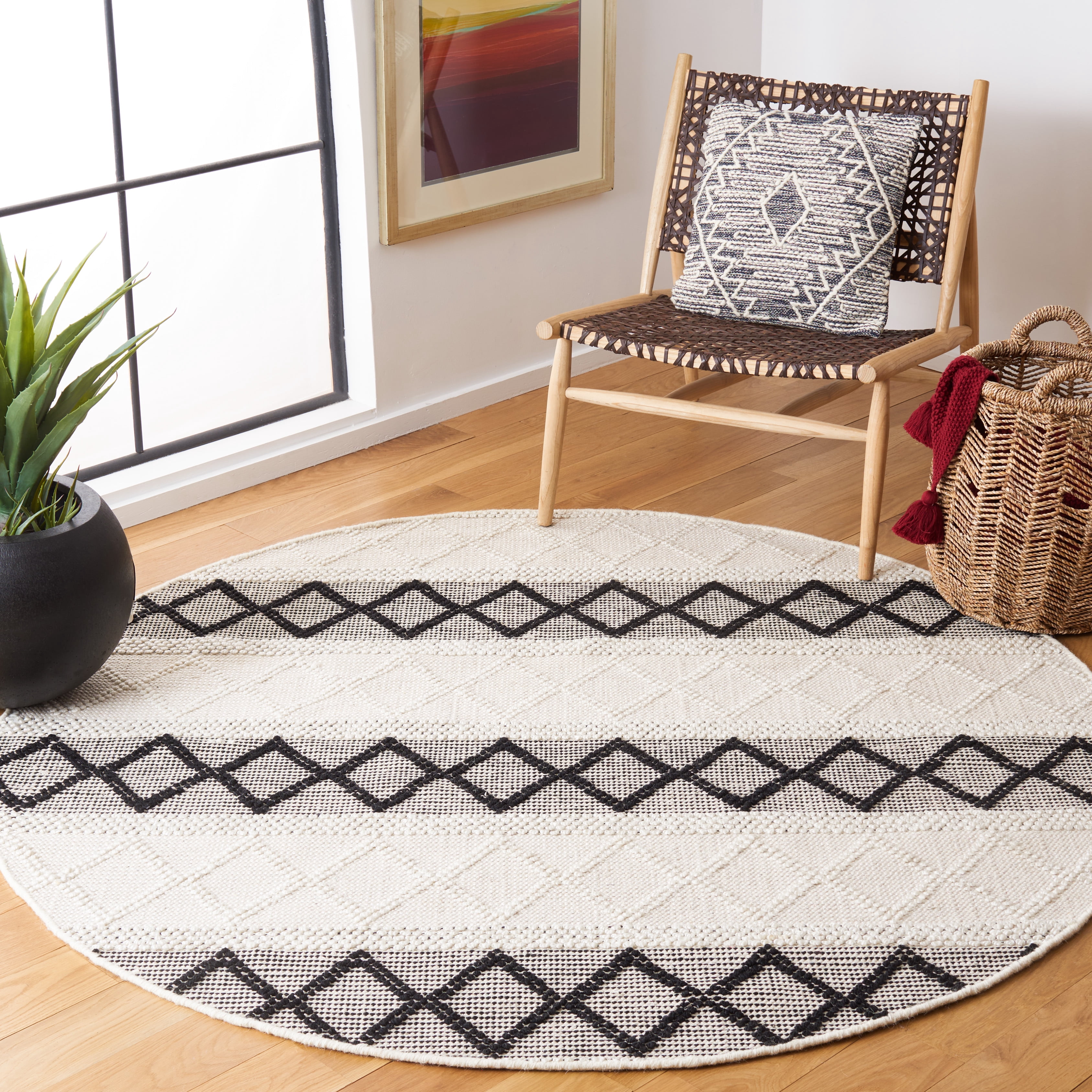 SAFAVIEH Natura Ronni Geometric Striped Area Rug, Ivory/Black, 6' x 6' Round