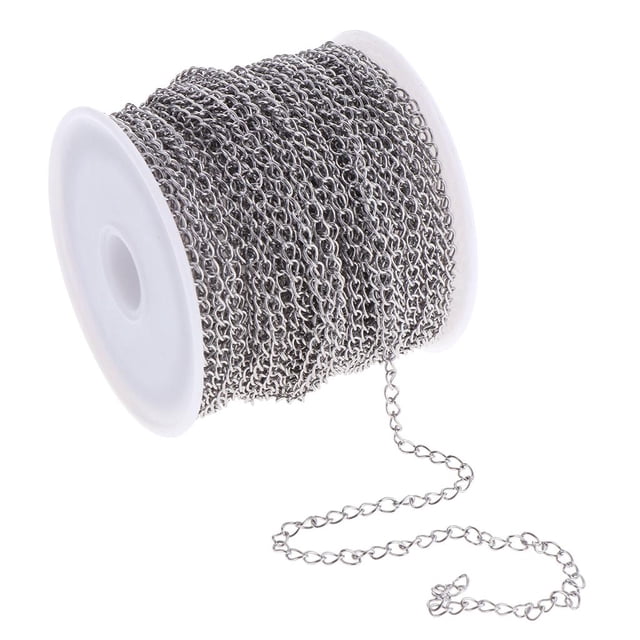 simhoa 1 Rouleau Chaîne Torsadée en Acier Inoxydable pour Fabrication de Bijoux en Vrac pour Collier. l'Image Montre un Rouleau de Chaîne Torsadée en Acier Inoxydable d'Une Largeur d'Environ 2,9 mm et d'Une Longueur Totale de 12 Mètres (13 yards). la Chaîne Est Enroulée Soigneusement sur une Moulinet Blanche, Conçue pour un Rangement et une Utilisation Faciles dans des Projets de Fabrication de Bijoux DIY Tels Que des Colliers, des Bracelets de Cheville et des Étiquettes pour Chiens.