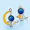 thumbnail image 3 of 1 par de llaveros de astronautas, divertido llavero de astronauta, llavero, mochila, bolso, decoración, regalo para pareja, 3 of 7