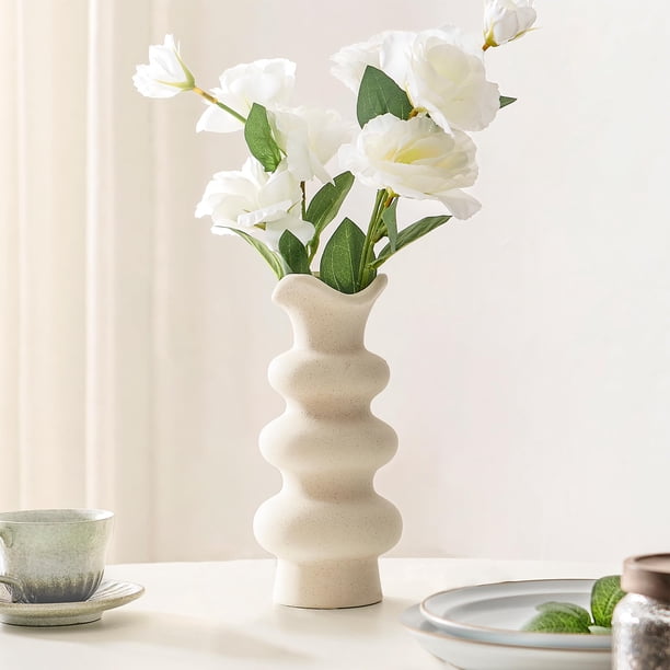 【Construcción impermeable】 Con su diseño impermeable, este jarrón garantiza que no haya fugas ni derrames, lo que proporciona una solución sin preocupaciones para exhibir tus flores frescas