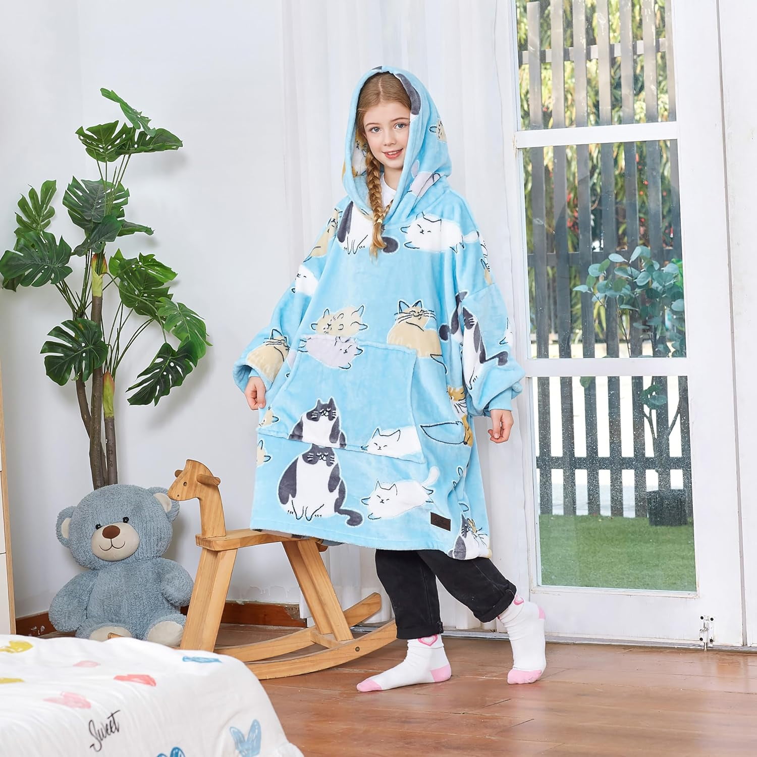 Catalonia Oversized Blanket Hoodie Sweatshirt, Fleece Pullover with Large Front Pocket, Super Soft Warm Comfortable for Teenagers Kids Youth