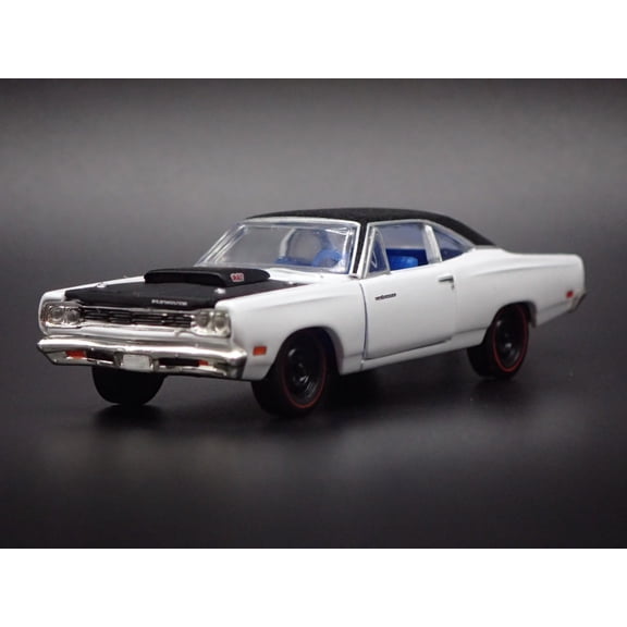 Open Box 1969 69 PLYMOUTH ROAD RUNNER 440 6-PACK 1:64 SCALE COLLECTIBLE DIECAST MODEL CAR