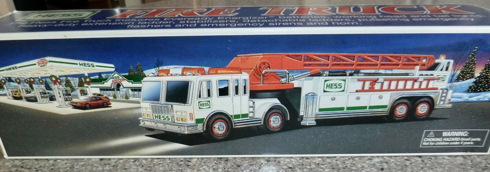 2000 Hess Toy FIRE TRUCK New in Box Collectible LIGHTS SOUND 