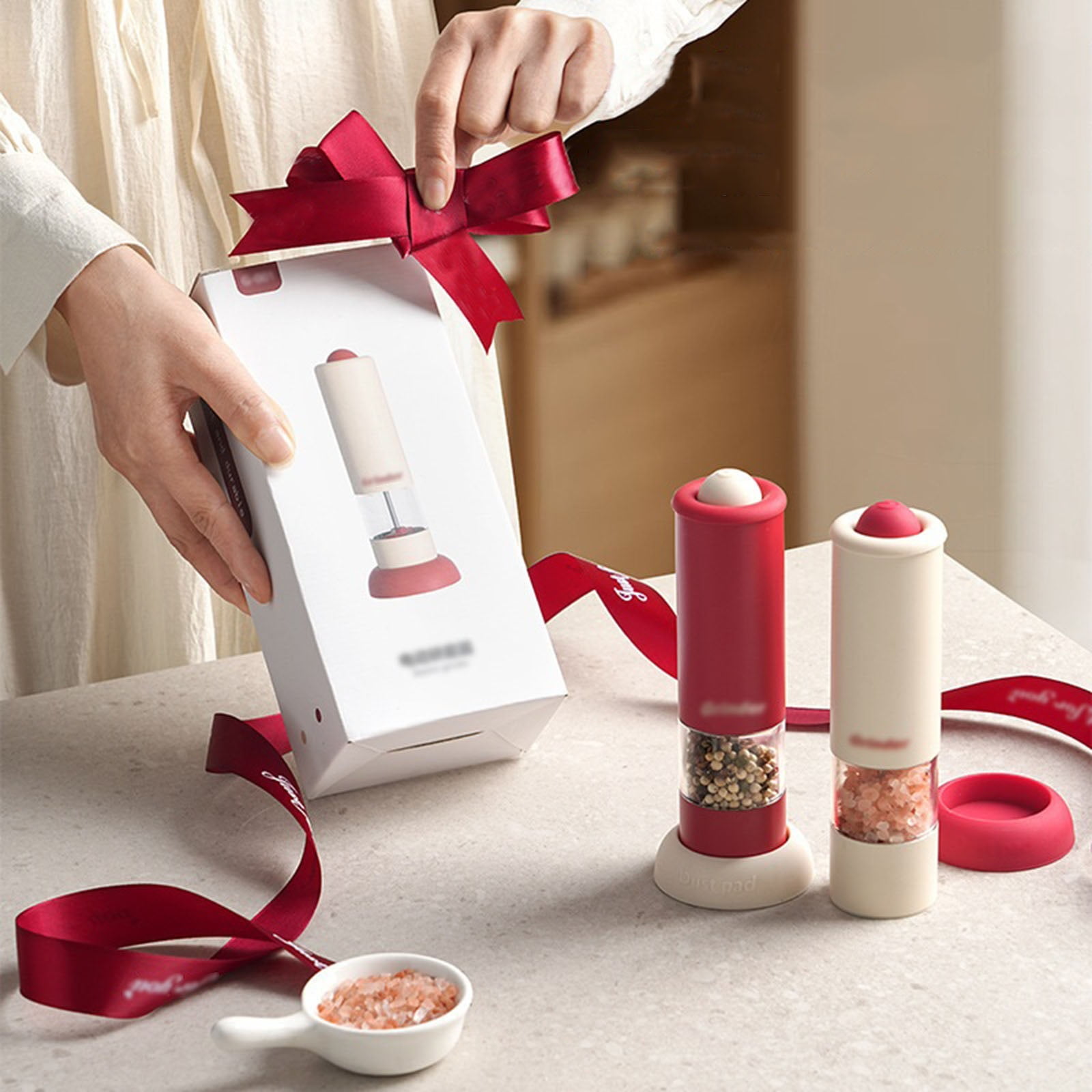 Electric Salt and Pepper Grinder, Pepper Mill Rechargeable & Adjustable Salt Shaker with Storage Base