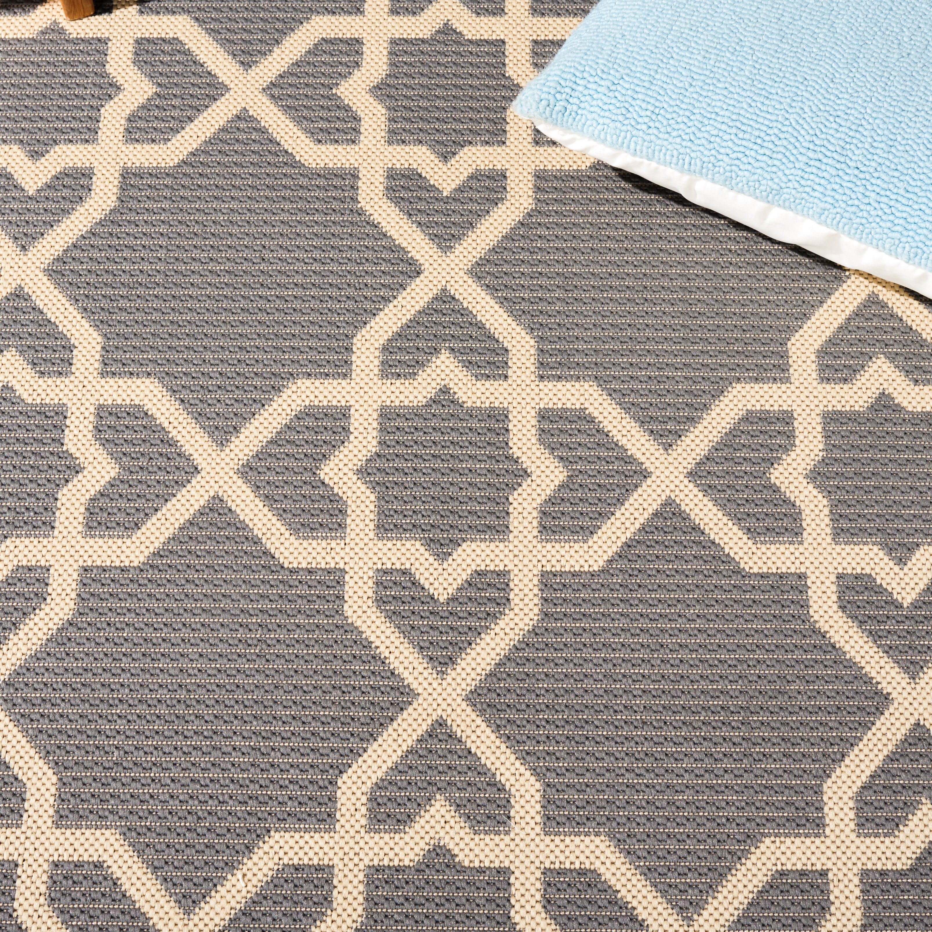 Safavieh Courtyard Carol Geometric Indoor/Outdoor Area Rug, Gray/Beige, 6'7" x 6'7" Square