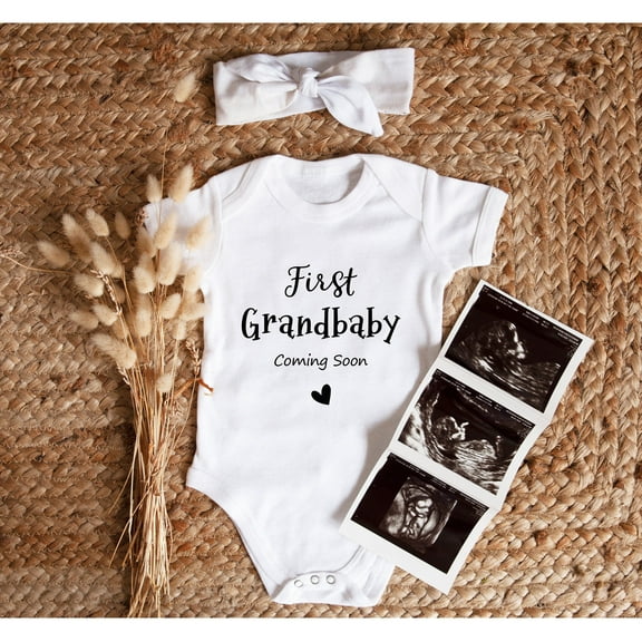 Baby Announcement Onesie, First Grandchild Coming Soon Bodysuit, 1St Grandbaby Reveal Onesie, Grandma & Grandpa Cute Shirt, Raglan Shirt Cute and Cool Baby Bodysuit, BABY BODYSUIT LAT 4424