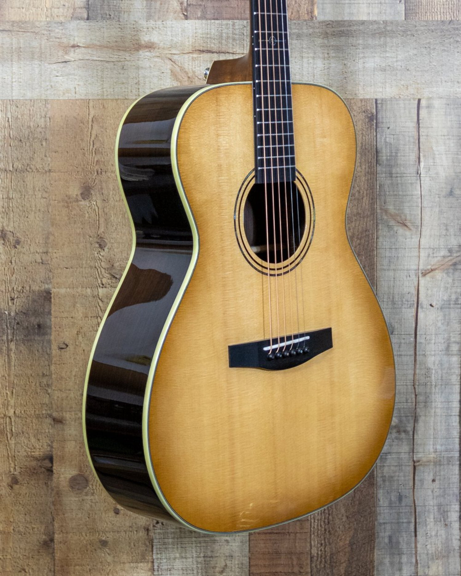 Alvarez LF70e Laureate Series Folk-OM Acoustic-Electric Guitar Daybreak