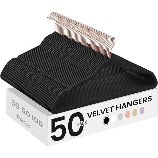 SONGMICS Juego de 50 Perchas de Terciopelo, 41.5 cm de Largo, con Ganchos Giratorios de 360°, para Camisas de Abrigo Completas, Negro MCRF026B50
