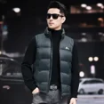 thumbnail image 3 of Chaqueta de plumón corta sin mangas de lujo de diseñador para hombre, chaleco térmico de invierno ultraligero y grueso, chaqueta ligera de plumón de ganso para hombre, 3 of 5