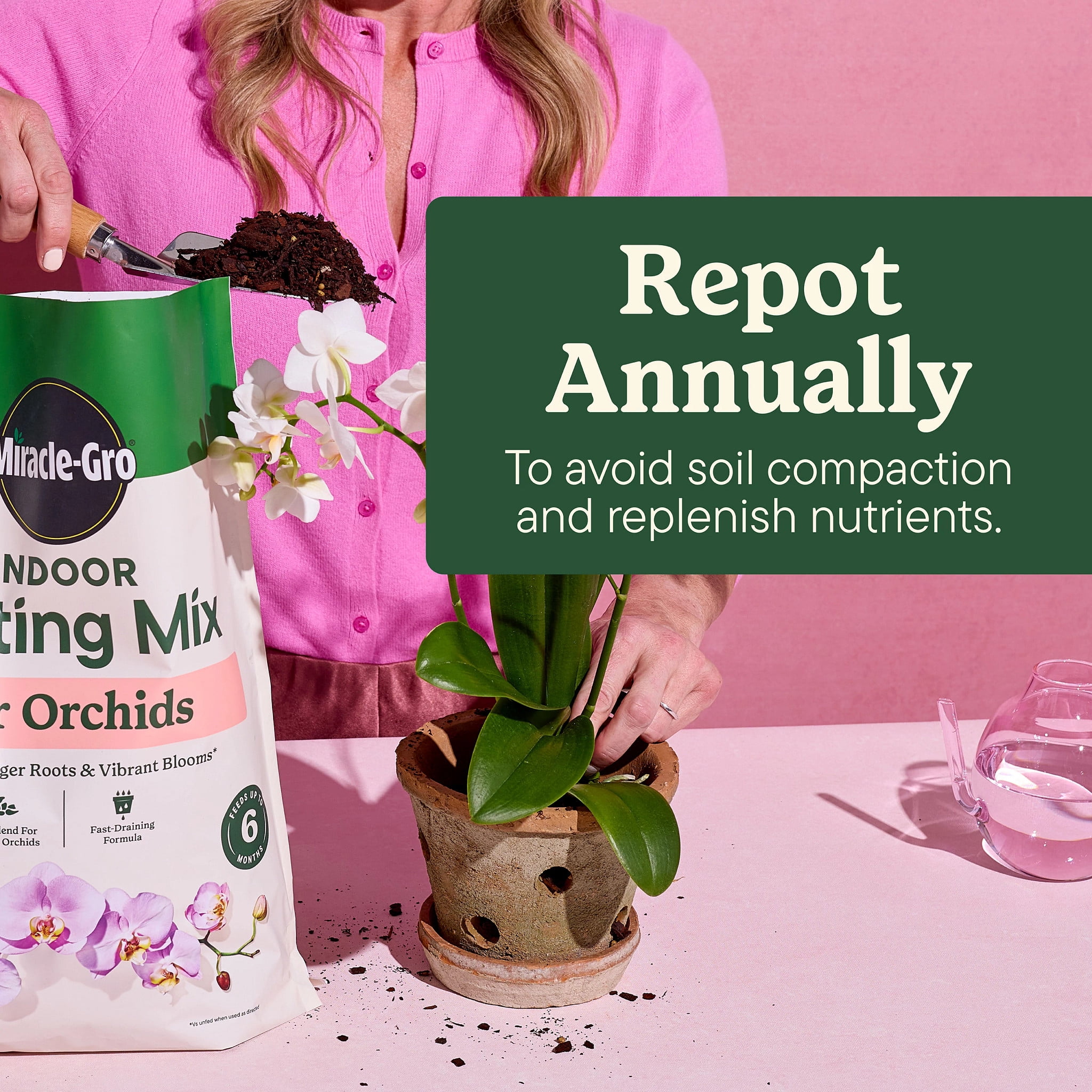 Miracle-Gro Indoor Potting Mix for Orchids, Coarse blend for Epiphytic Orchids, 8 qt.