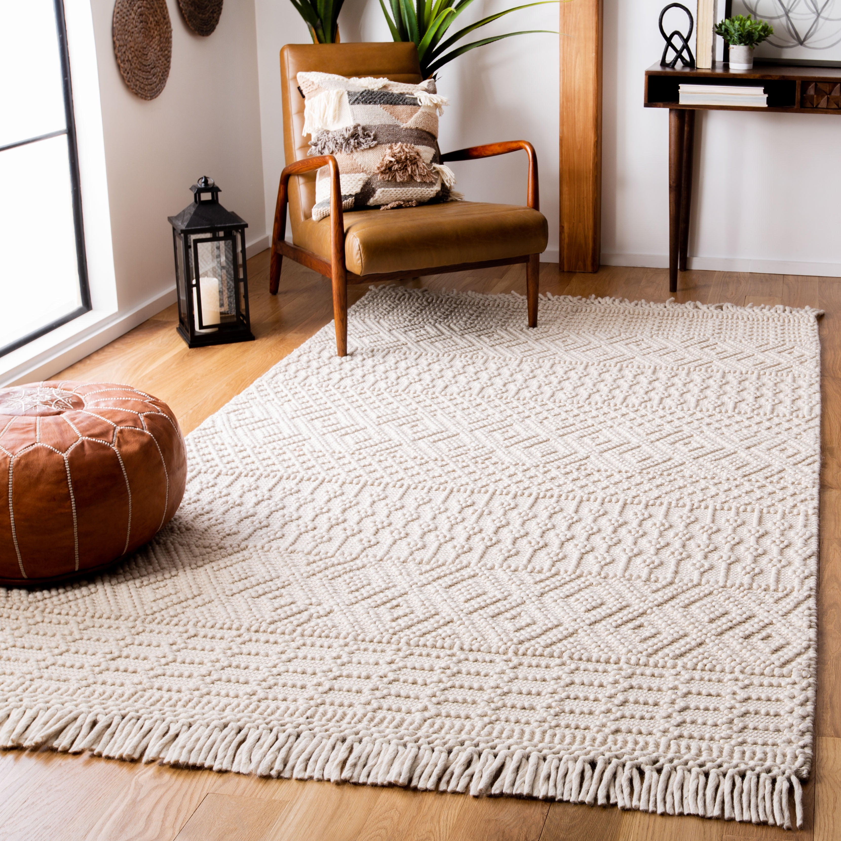 SAFAVIEH Natura Cordelia Southwestern Wool Area Rug, Ivory, 4' x 4' Square