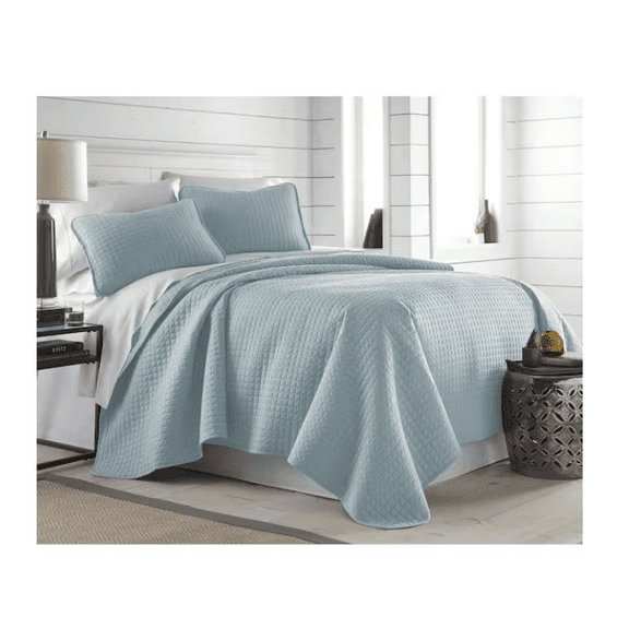 Vilano Oversized Blue Microfiber King Quilt and Sham Set