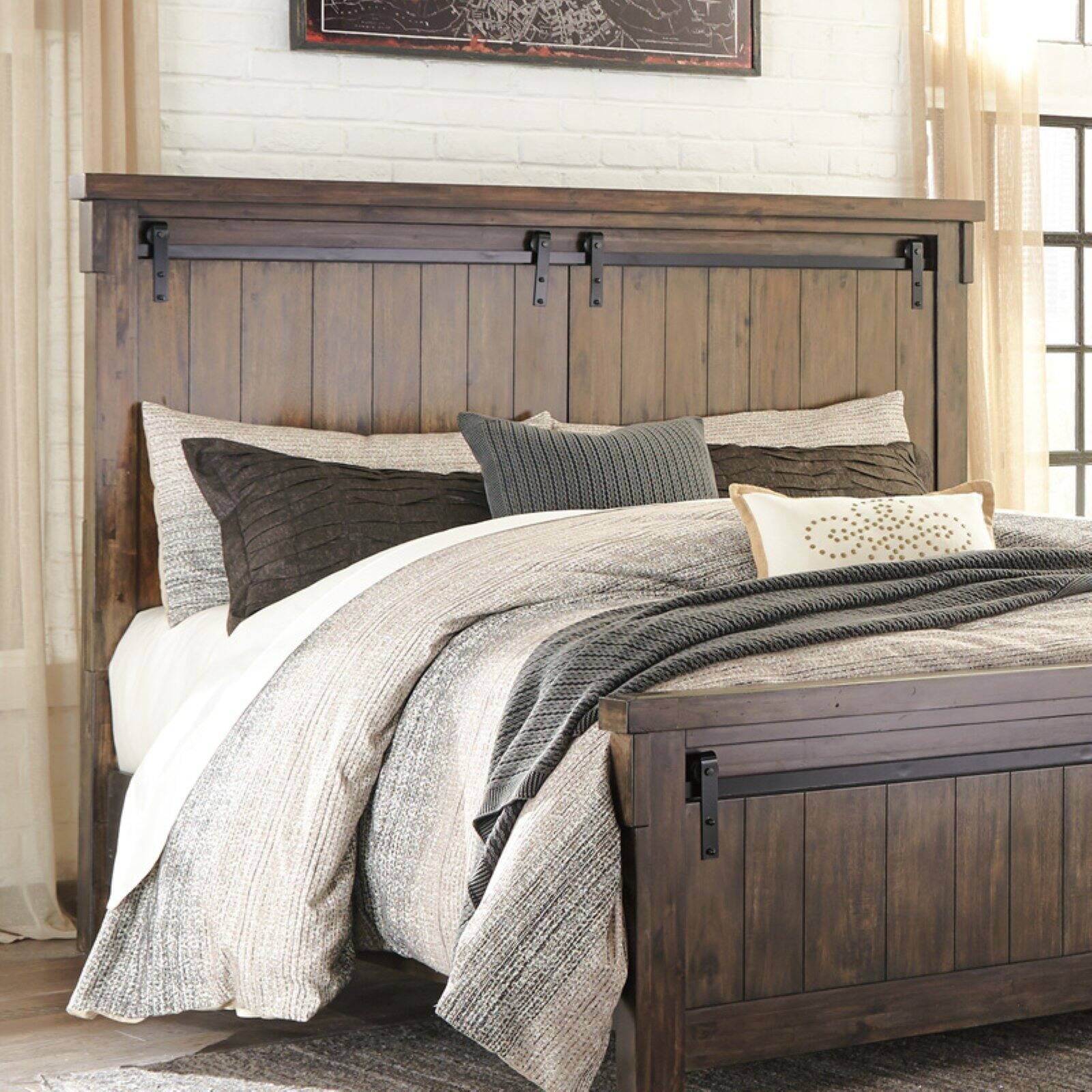 Signature Design by Ashley Lakeleigh Wood Slat Headboard