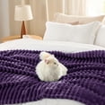 thumbnail image 4 of Manta Bedsure de forro polar morado para sofá, 130 x 150 cm, 4 of 7
