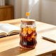 thumbnail image 4 of Vaso de agua de vidrio con tapa y pajita | Vaso para bebidas con decoración de mariposa | Vaso térmico para bebidas frías o calientes, 4 of 6