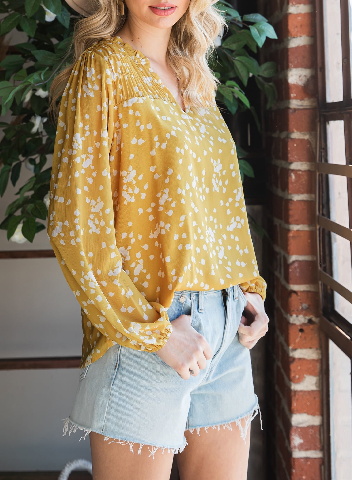 Blouses for Women Long Sleeve V Neck Smocked Tops Casual Boho Floral Print Chiffon Blouse Shirts Yellow M