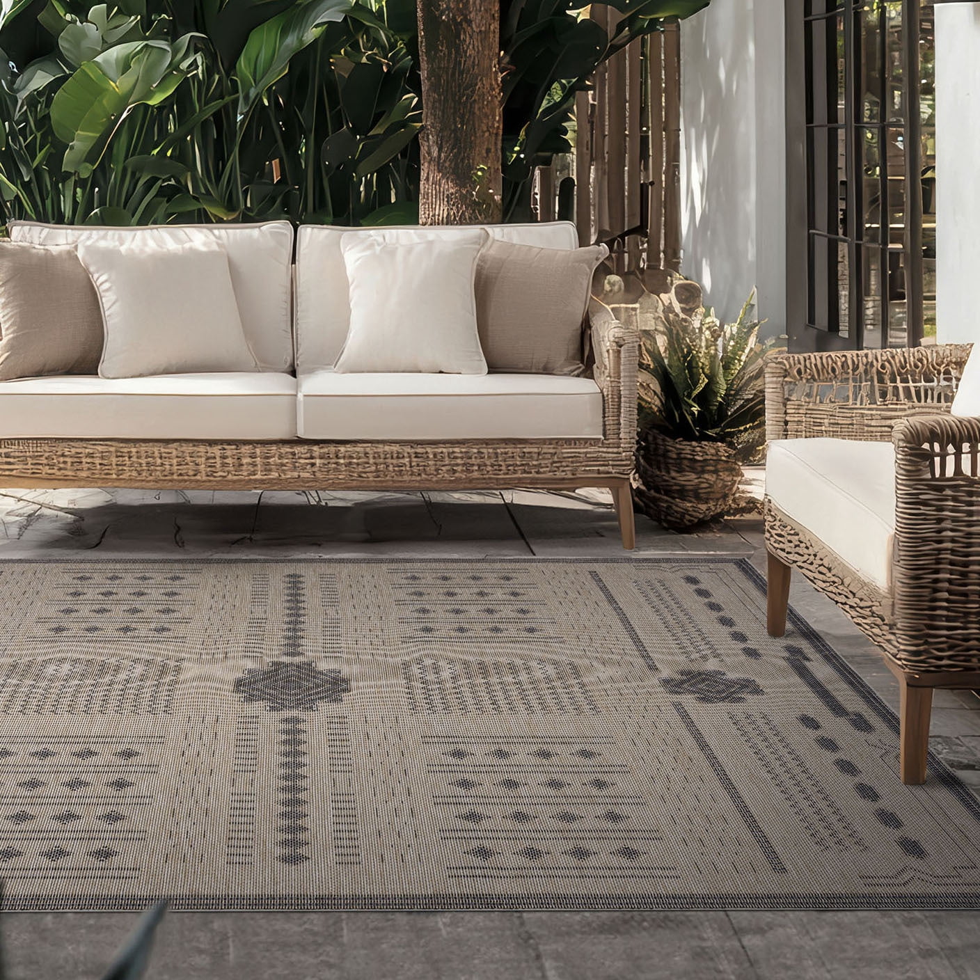 Bliss Rugs Bailey Transitional 5' x 7' Black and Natural Indoor Outdoor Area Rug