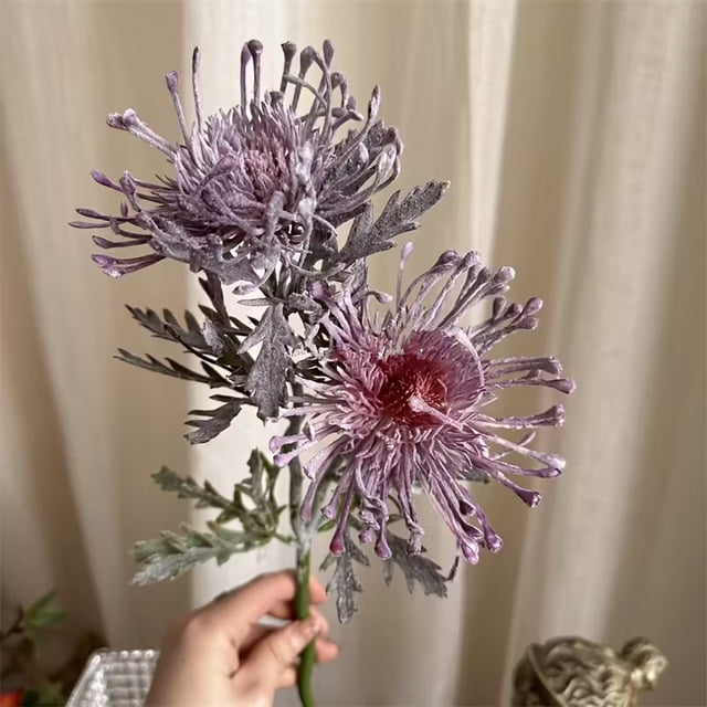 Un crisantemo artificial (2 flores) - Ideal for bodas, compromisos y decoración del hogar | Arreglo floral de plástico multifuncional
