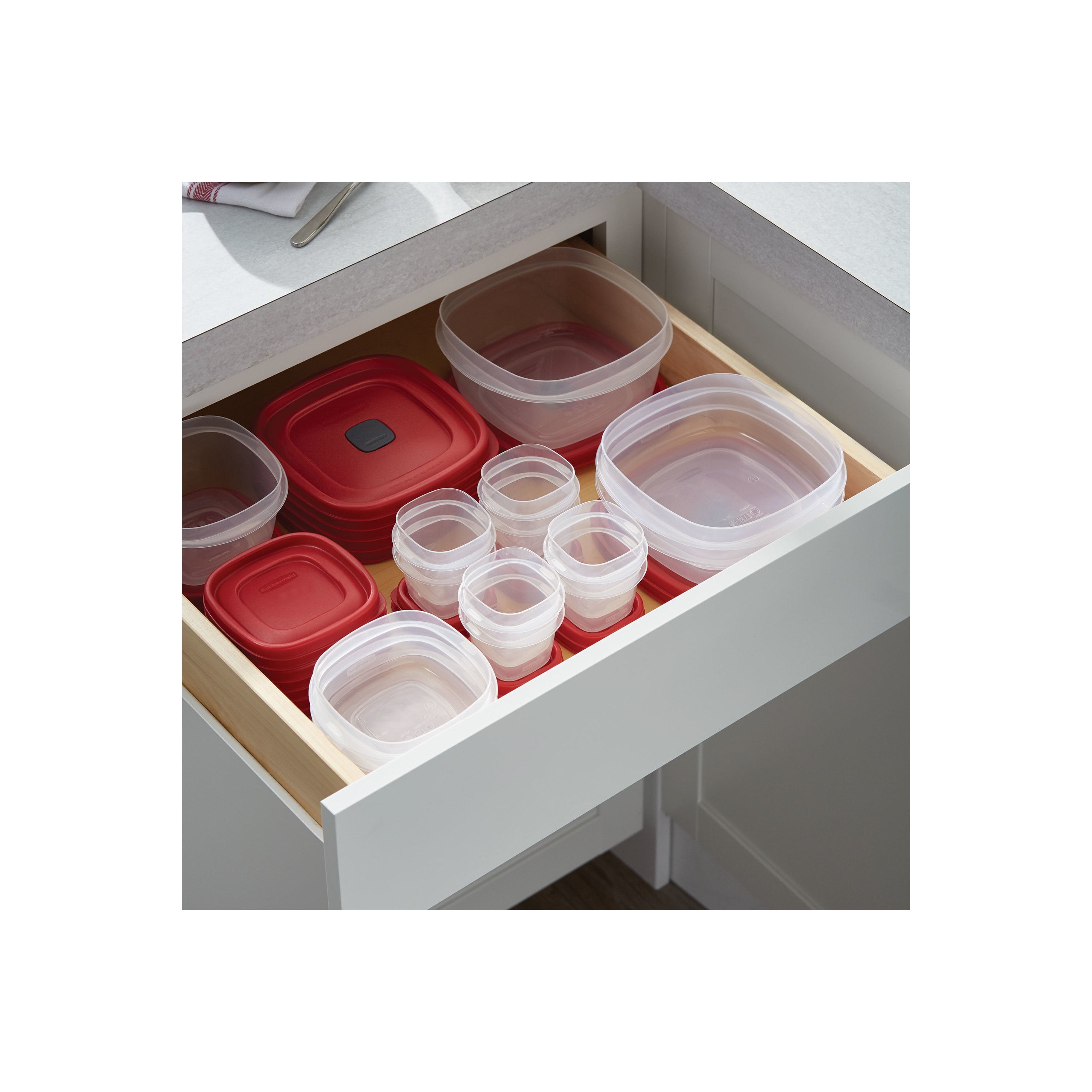 19995 Rubbermaid Servin Saver Cake Keeper 13Diam x 7H Freezer And  Dishwasher Safe, Rubbermaid Servin Saver Two Cup Storage Container 6W x  6D x 2H, Rubbermaid Commercial 8 Qt. Food Storage Container