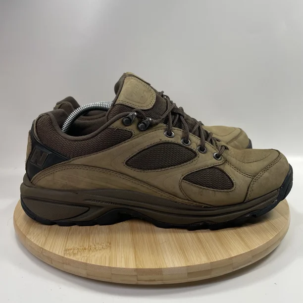 New Balance 780 Mens Size 11.5 D Outdoor Leather MW780BR Hiking Brown Sneakers