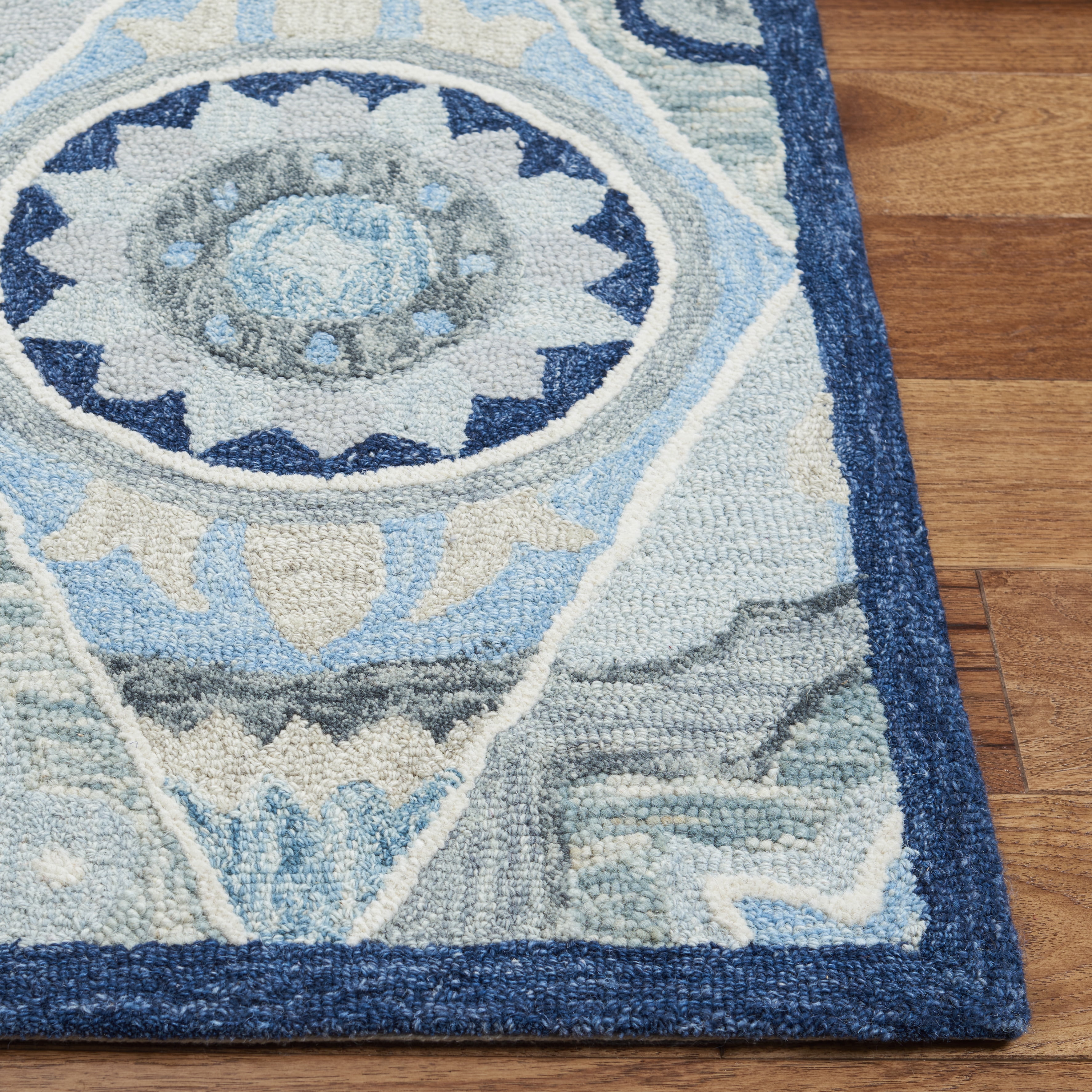 SAFAVIEH Suzani Mckenzie Abstract Runner Rug, Blue/Ivory, 2'3" x 8'