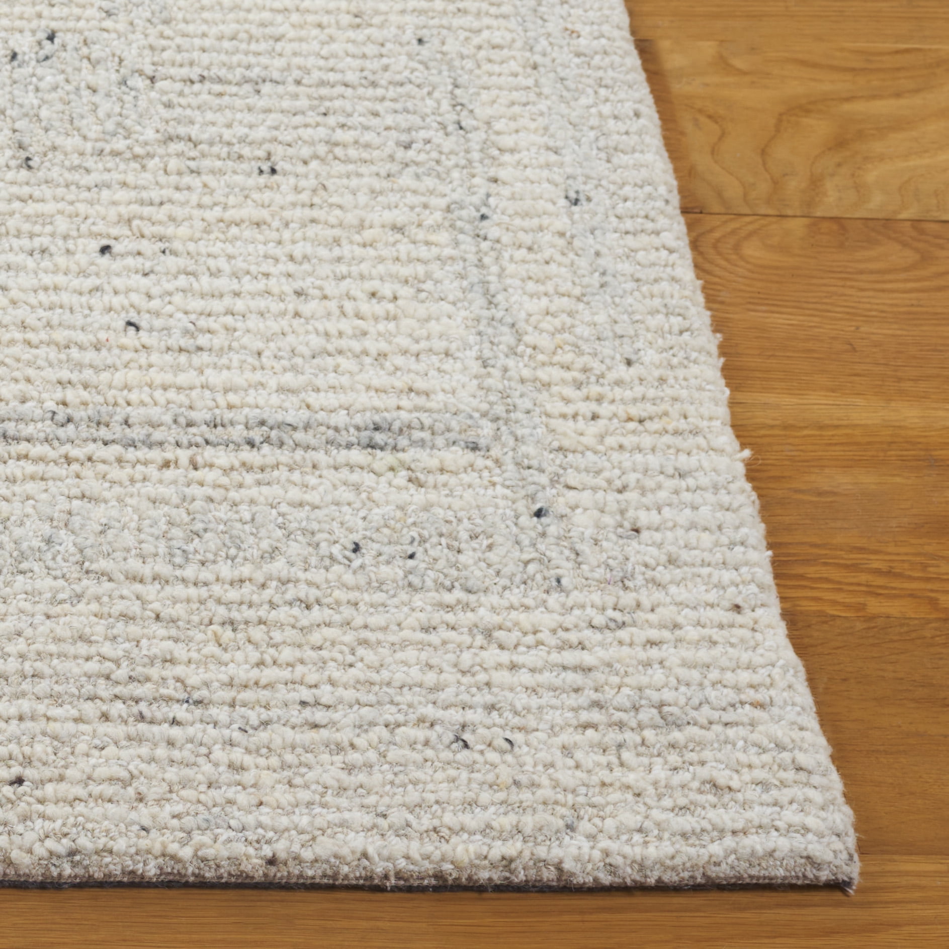 SAFAVIEH Pine Donald Solid Area Rug, Beige/Grey, 6' x 9'