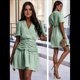 thumbnail image 4 of Vestido Plisado Informal de Corta con Escote en V y Cintura Alta para Mujer, de Color Liso. Verde M, 4 of 10