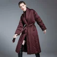 thumbnail image 5 of Chaquetas acolchadas de invierno para mujer, ropa de abrigo hasta la rodilla, diseño grueso y cálido, estilo bata con capucha, color rojo Angola, 5 of 5