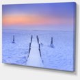 thumbnail image 2 of Jetty dans le Lac Gelé Netherlands, 2 of 3