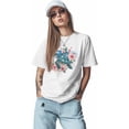 thumbnail image 2 of Camiseta de mujer de algodón azul tortuga marina, de manga corta y cuello redondo, moderna y cómoda, con estampado floral rosa de acuarela., 2 of 7