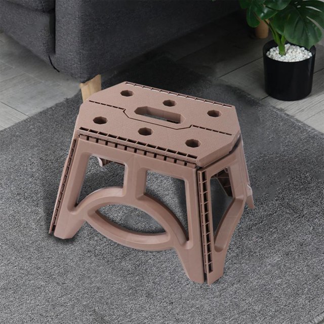 Feltree Portable Folding Stool, Lightweight Plastic Step Stool for Home, Camping, and Travel, Foldable Design with Non-Slip Base, Multi-Functional for Indoor and Outdoor Use