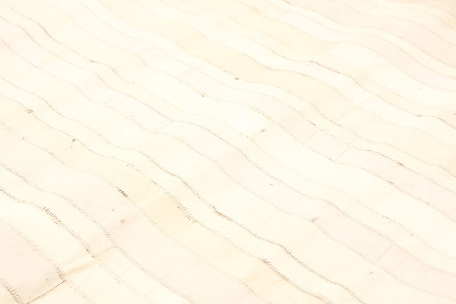 ECARPETGALLERY 4'8" x 6'6" Contemporary Cowhide Patchwork Handmade Area Rug for Living Room, Dining Room and Bedroom in Ivory