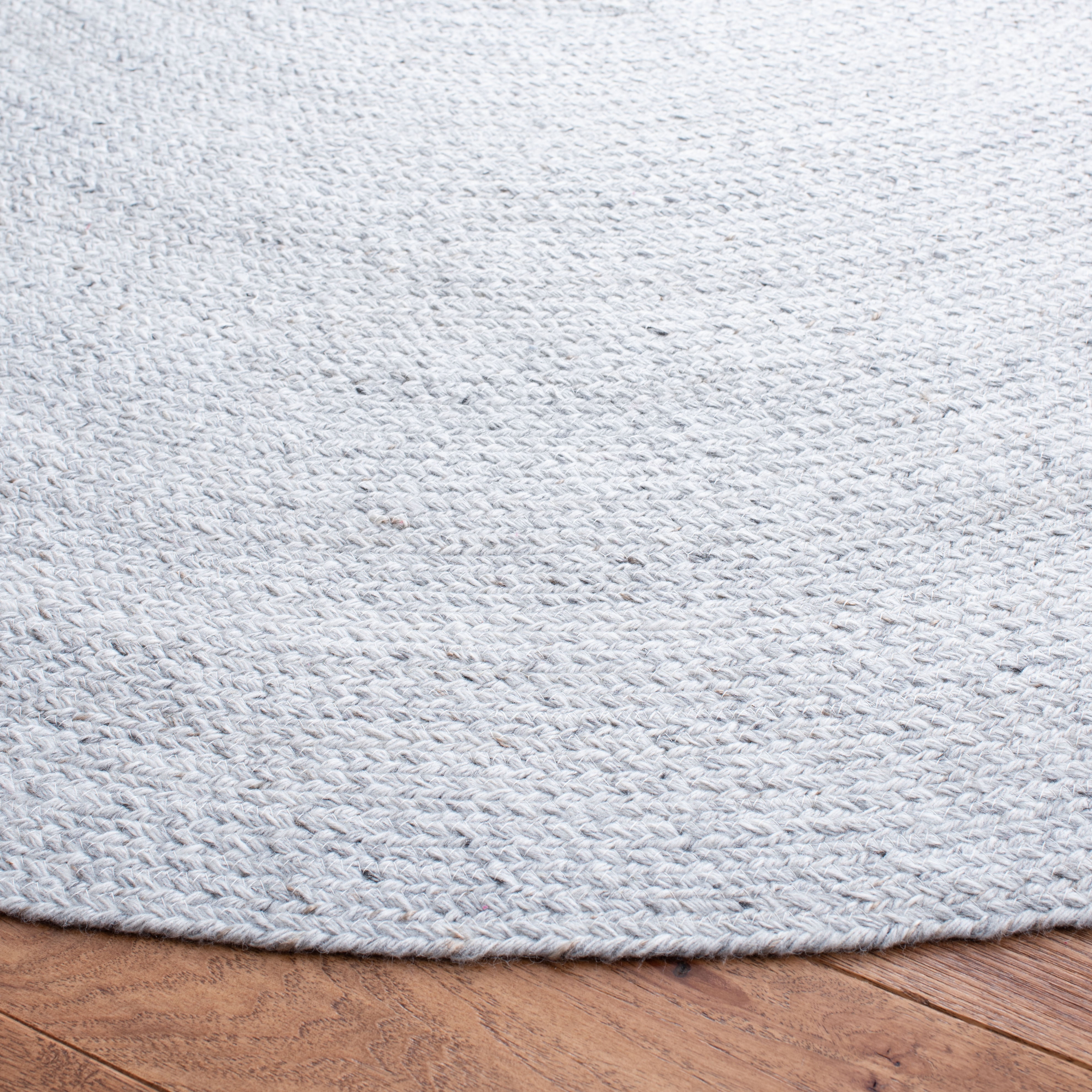 SAFAVIEH Cape Cod Audra Solid Polyester Area Rug, Grey, 3' x 3' Round