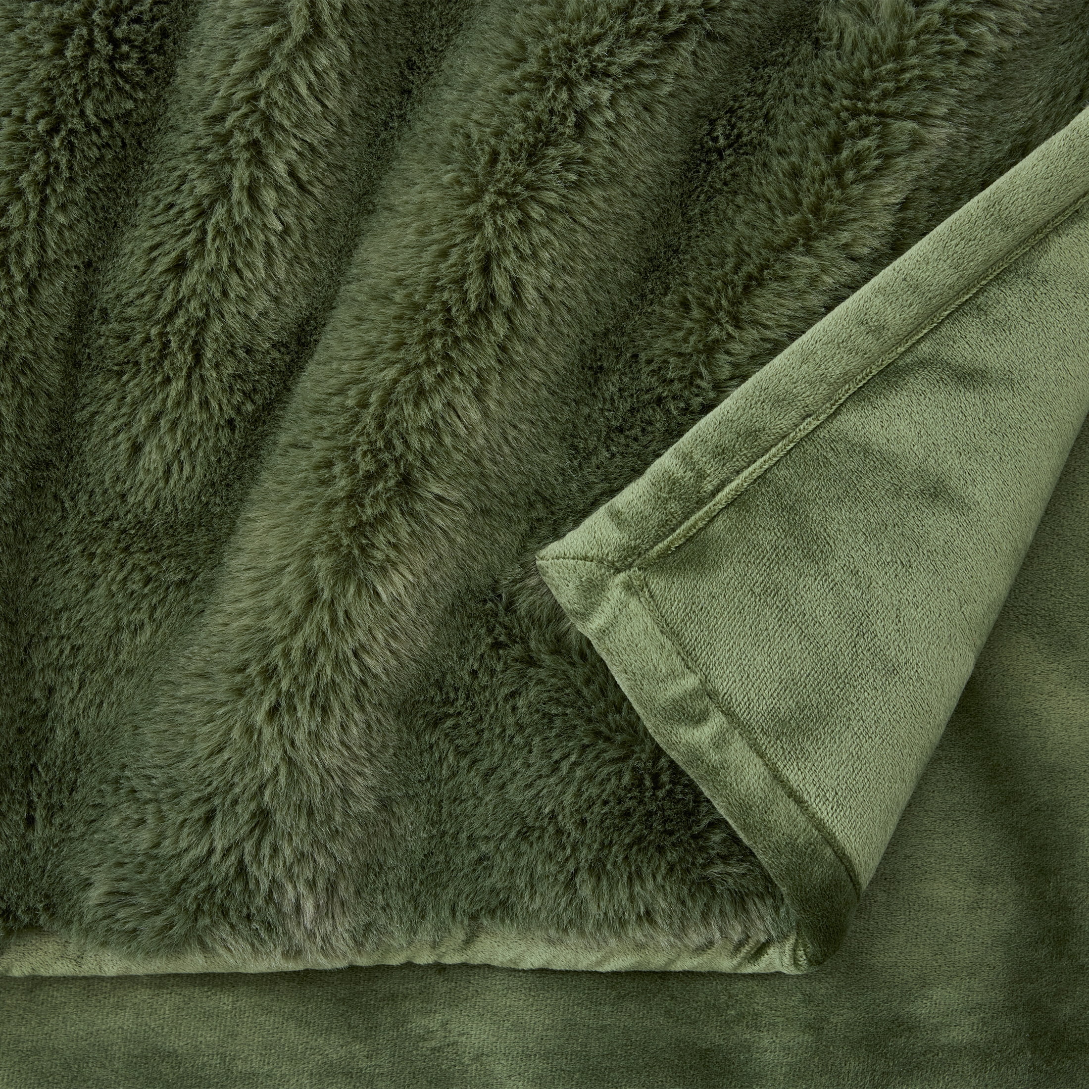 Better Homes & Gardens Cypress Tree Faux Fur Oversized Throw, 50 in x 72 in