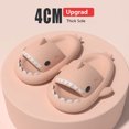 thumbnail image 1 of Mo Dou 2023 nuevas zapatillas de verano con forma de tiburón encantador, zapatos de mujer para exteriores, chanclas para niños, hombres, parejas, dibujos animados EVA Tan Jianjun  unisex, 1 of 2