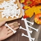 thumbnail image 3 of 40 mini huesos de plástico para decoración de huesos, color blanco, para fiestas, terroríficos, simulados, con forma de calavera., 3 of 5