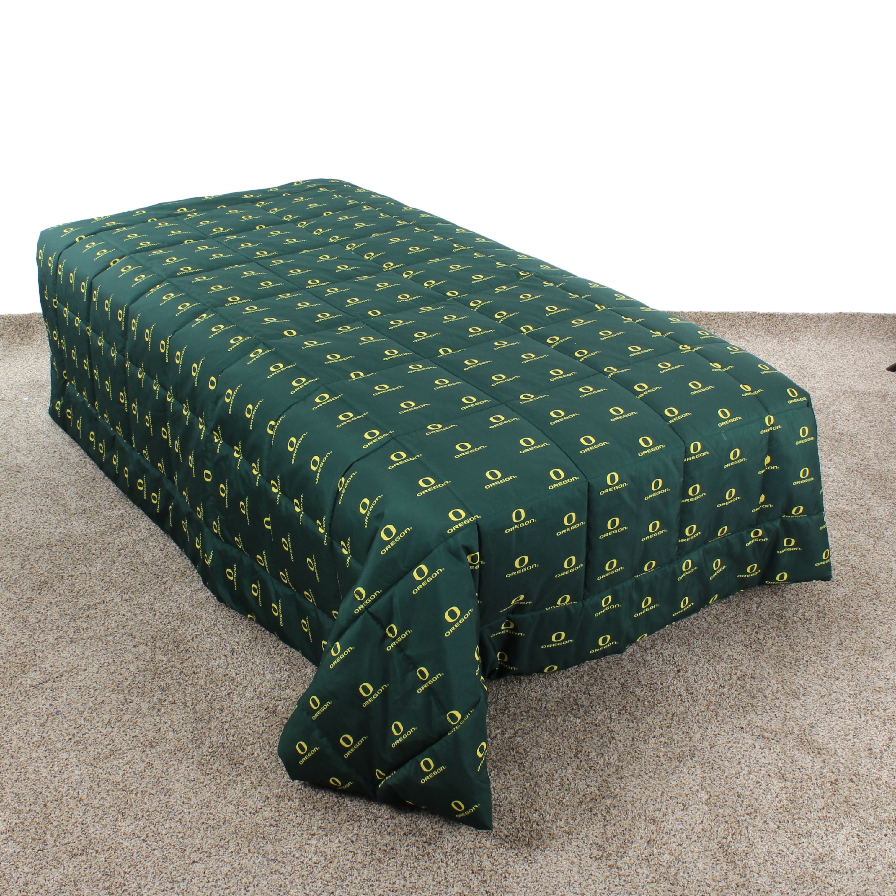 Oregon Ducks 2 Pc Reversible Polyester Comforter Set, 1 Comforter, 1 Sham, Twin