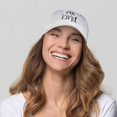 thumbnail image 4 of Gorra de béisbol de moda para mujer Be Kind, estilo polo de algodón unisex, divertida frase inspiradora, para viajes de temporada y actividades al aire libre, color rojo, 4 of 5