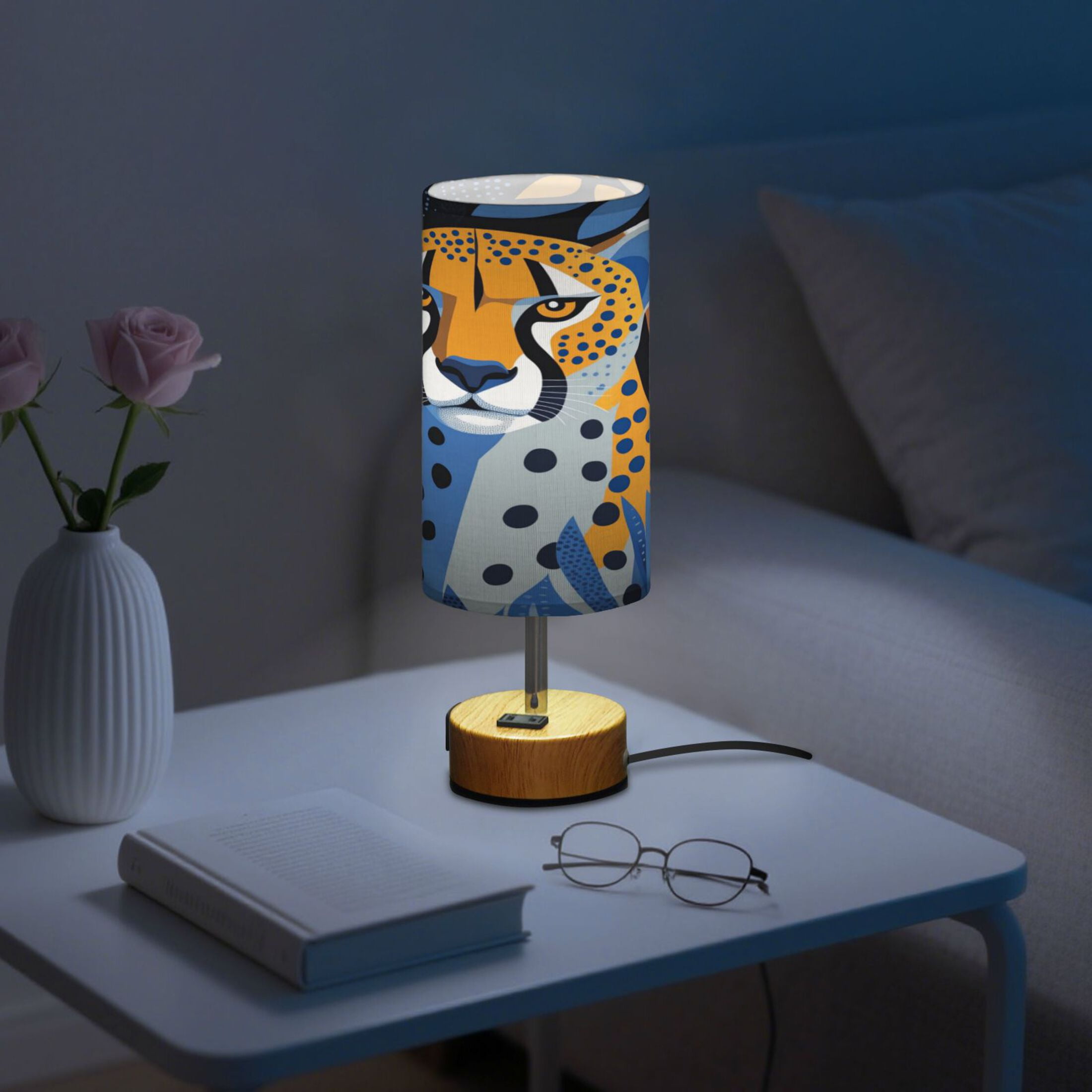 Touch-Control 3-Color Desk Lamp with Plug – Energy-Saving LED + 3 Simultaneous Charging Ports Cheetah in Cubist Style