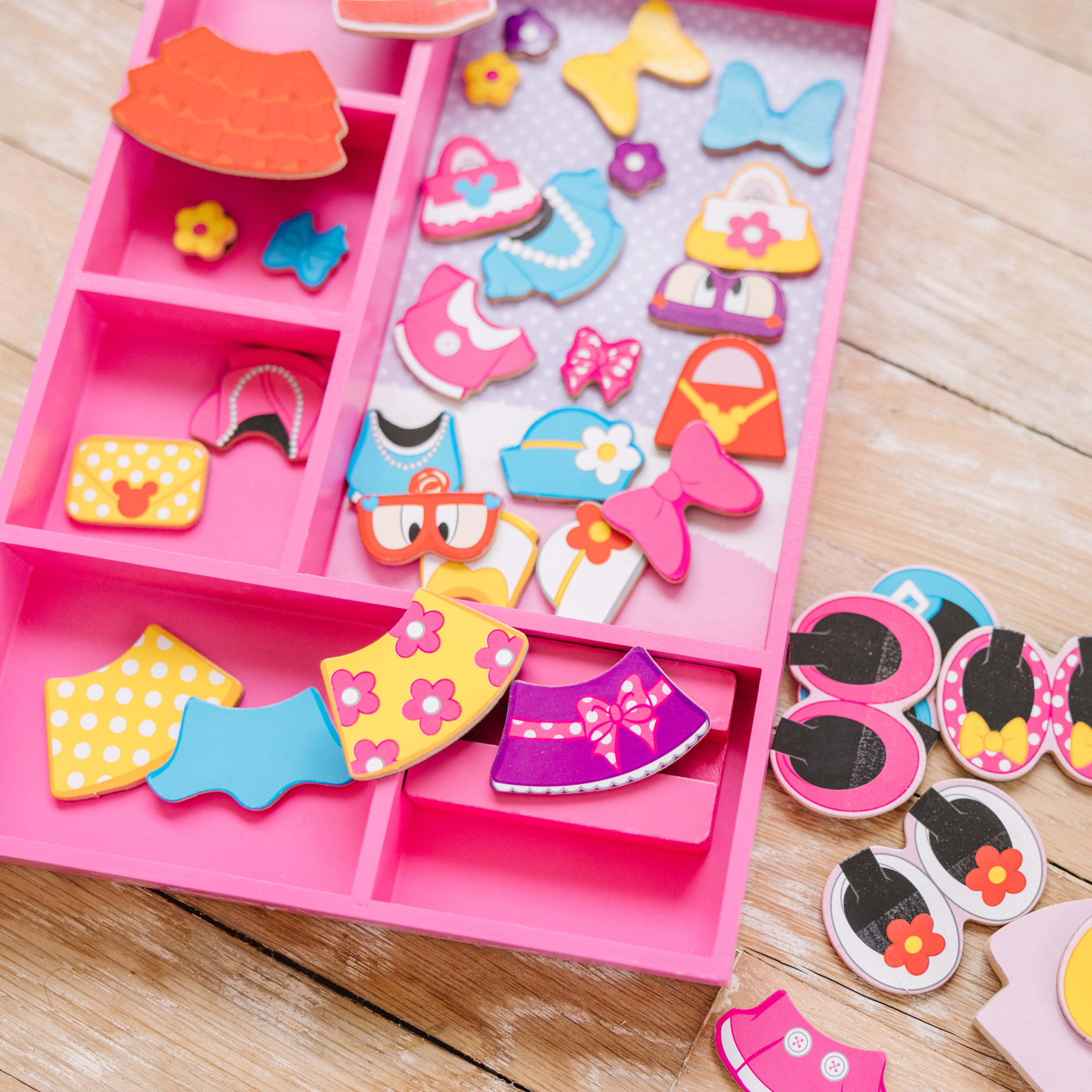 Minnie mouse magnetic on sale dress up