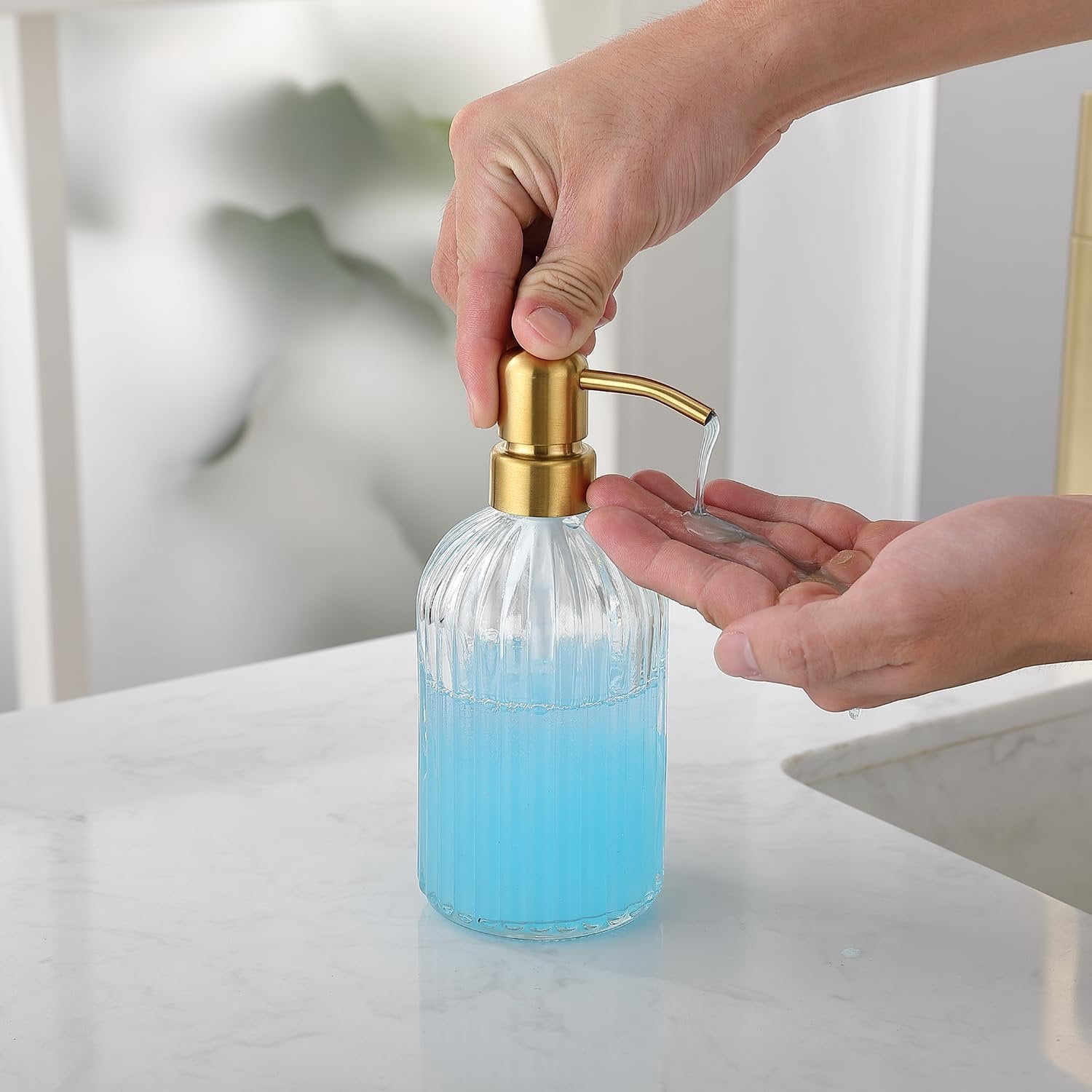Refillable Glass Kitchen Soap Dispenser,16oz Bathroom Soap Dispenser with Vertical Strip,Golden 304 Stainless Steel Pump , Clear Thick Glass,for Modern  Decor, Countertop, Hotel